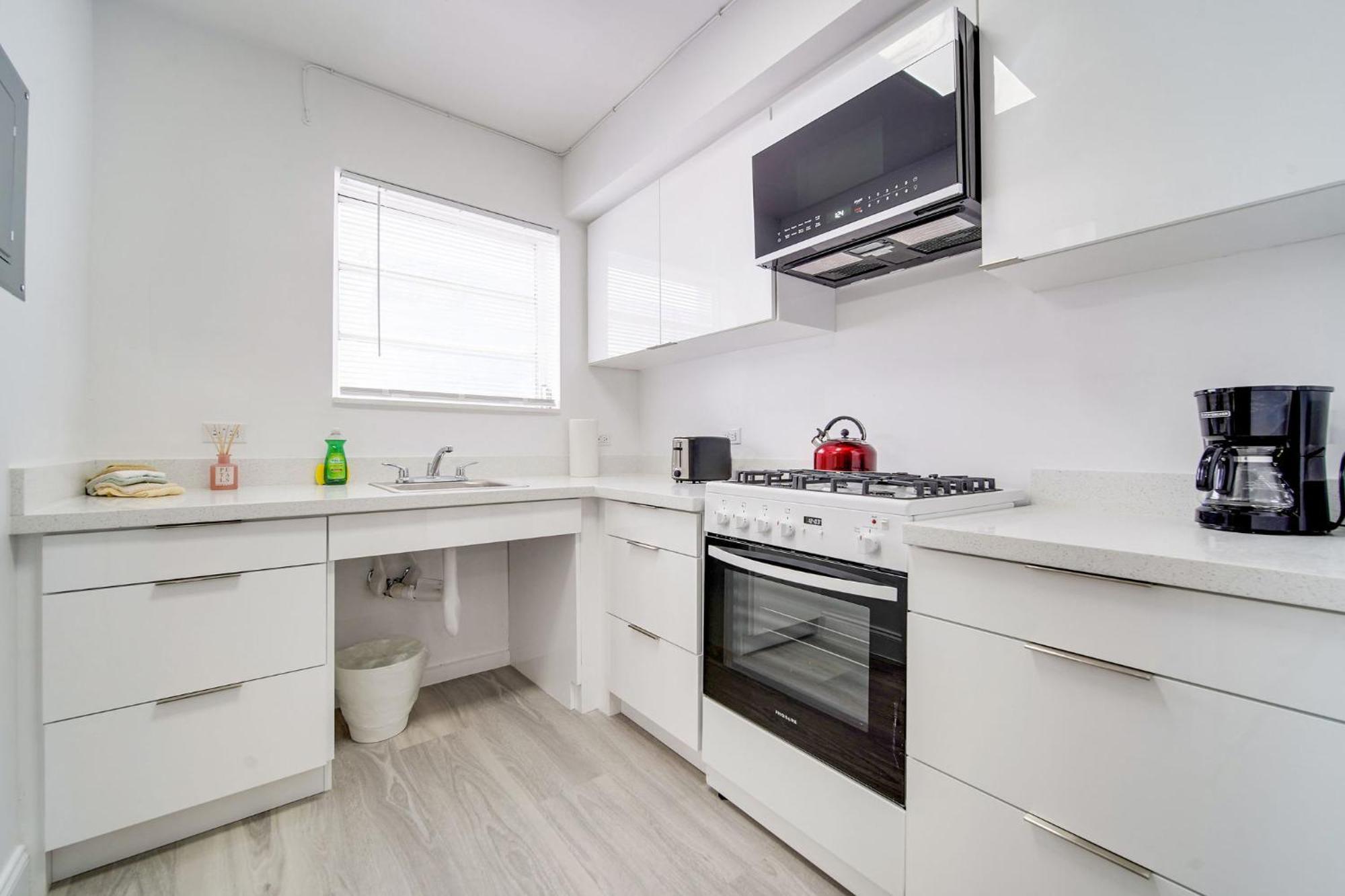 Deco Beachside Apt, W/2 Queen Beds, Washer/Dryer 迈阿密海滩 外观 照片